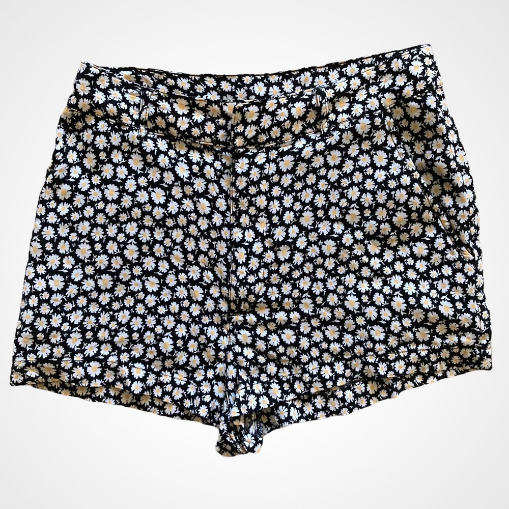 Divided Daisy Print High Waisted Shorts